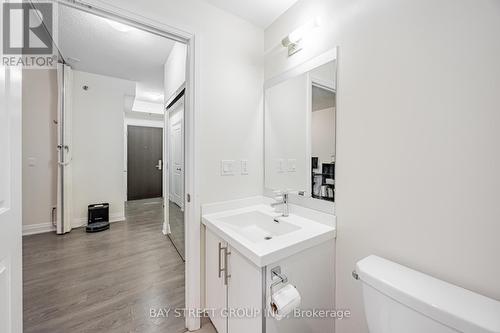 1201 - 55 Speers Road, Oakville, ON - Indoor Photo Showing Bathroom