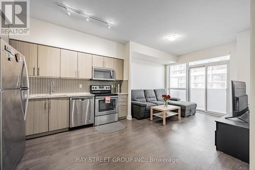 1201 - 55 Speers Road, Oakville, ON - Indoor Photo Showing Kitchen