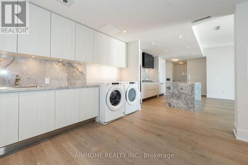 208 - 118 Merchants' Wharf, Toronto, ON - Indoor Photo Showing Laundry Room