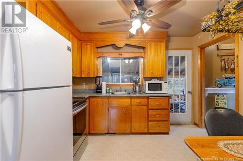 105 Lawson Avenue, Riverview, NB - Indoor Photo Showing Kitchen