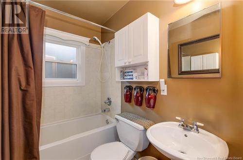 105 Lawson Avenue, Riverview, NB - Indoor Photo Showing Bathroom