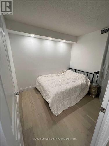 203 - 801 Bay Street, Toronto, ON - Indoor Photo Showing Bedroom