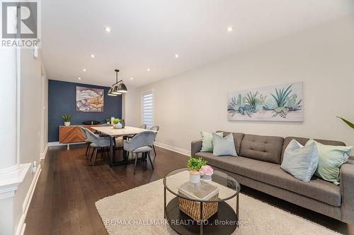 189 Patna Crescent, Vaughan, ON - Indoor Photo Showing Living Room