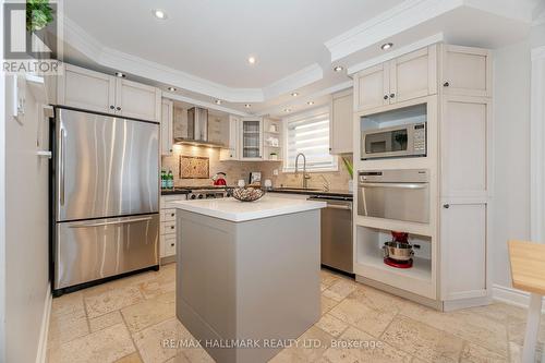 189 Patna Crescent, Vaughan, ON - Indoor Photo Showing Kitchen With Stainless Steel Kitchen