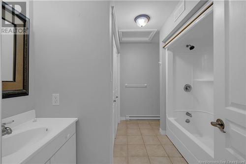 142 Royal Oaks Boulevard, Moncton, NB - Indoor Photo Showing Bathroom