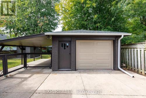 3047 Saint Patrick Avenue, Niagara Falls (206 - Stamford), ON - Outdoor With Exterior