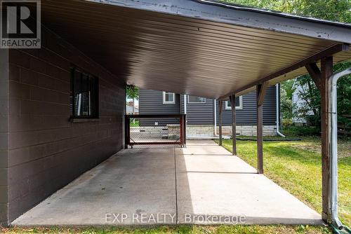 3047 Saint Patrick Avenue, Niagara Falls (206 - Stamford), ON - Outdoor With Exterior