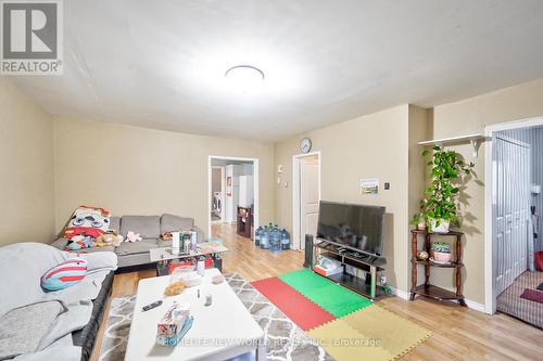 201 Pleasant Boulevard, Georgina, ON - Indoor Photo Showing Living Room