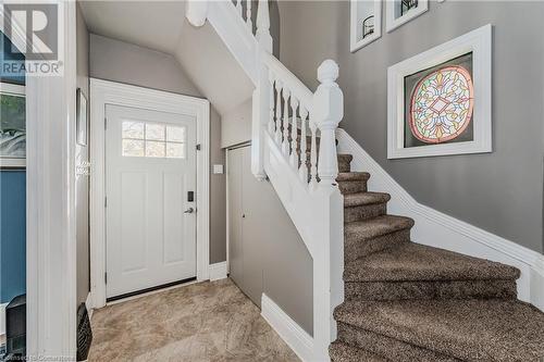 Foyer featuring vaulted ceiling - 20 Sarah Street, Brantford, ON - Indoor Photo Showing Other Room