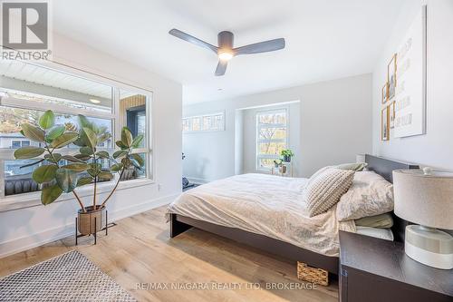 104 Broadway Avenue, St. Catharines (436 - Port Weller), ON - Indoor Photo Showing Bedroom