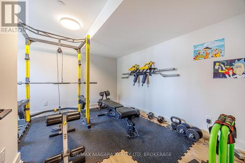 104 Broadway Avenue, St. Catharines (436 - Port Weller), ON - Indoor Photo Showing Gym Room