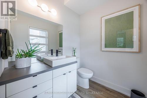 104 Broadway Avenue, St. Catharines (436 - Port Weller), ON - Indoor Photo Showing Bathroom