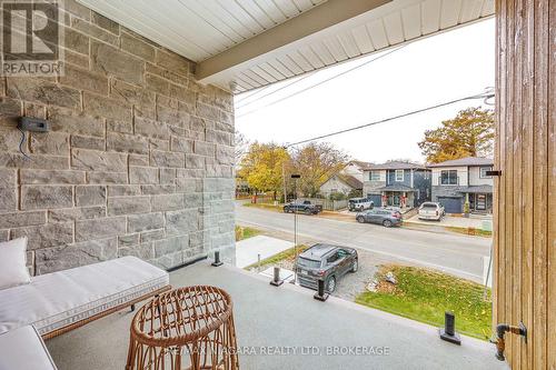 104 Broadway Avenue, St. Catharines (436 - Port Weller), ON - Outdoor