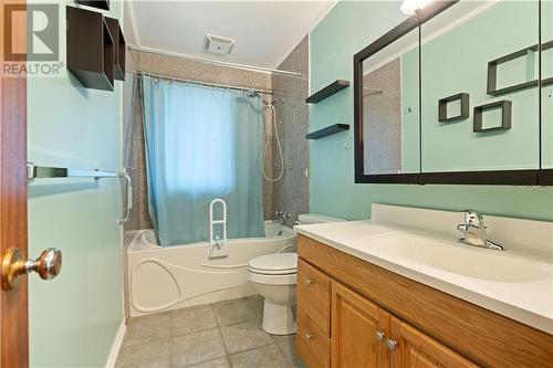 273 Reynolds Drive, Brockville, ON - Indoor Photo Showing Bathroom