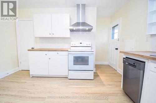 236 Main Street W, Grimsby (541 - Grimsby West), ON - Indoor Photo Showing Kitchen