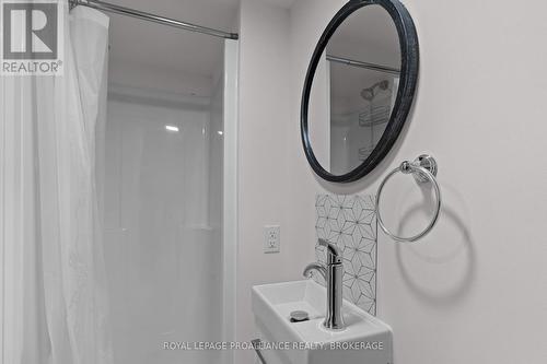 1220 Humberside Drive, Kingston (North Of Taylor-Kidd Blvd), ON - Indoor Photo Showing Bathroom