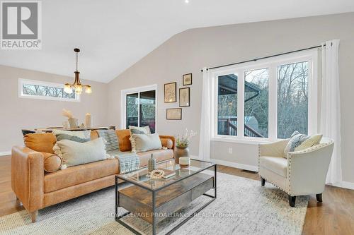 42 Walt Street, Brighton, ON - Indoor Photo Showing Living Room