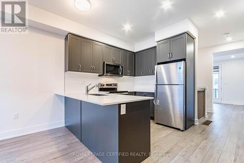 63 - 99 Roger Street, Waterloo, ON - Indoor Photo Showing Kitchen