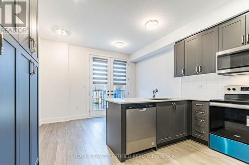 63 - 99 Roger Street, Waterloo, ON - Indoor Photo Showing Kitchen