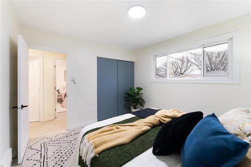 352 Mcmeans Avenue, Winnipeg, MB - Indoor Photo Showing Bedroom