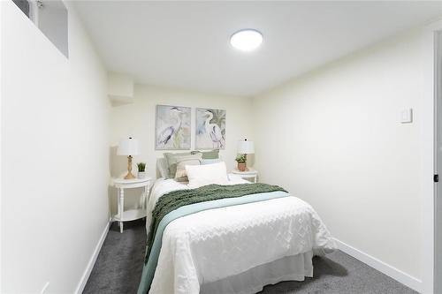 352 Mcmeans Avenue, Winnipeg, MB - Indoor Photo Showing Bedroom