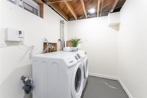 352 Mcmeans Avenue, Winnipeg, MB - Indoor Photo Showing Laundry Room