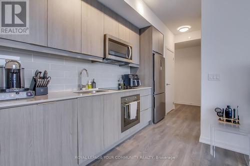 1902 - 32 Forest Manor, Toronto, ON - Indoor Photo Showing Kitchen