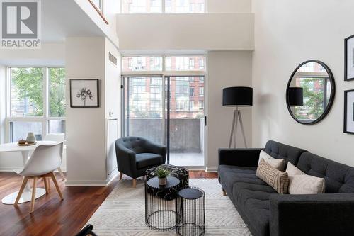 210 - 800 King Street W, Toronto, ON - Indoor Photo Showing Living Room