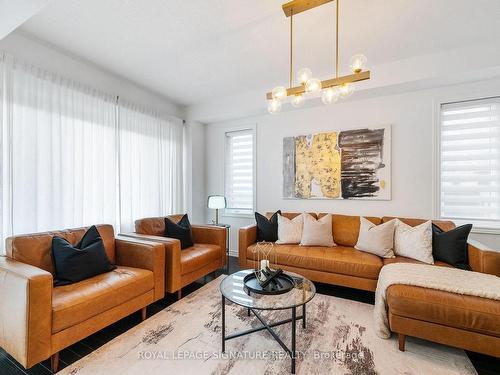 111 Closson Dr, Whitby, ON - Indoor Photo Showing Living Room