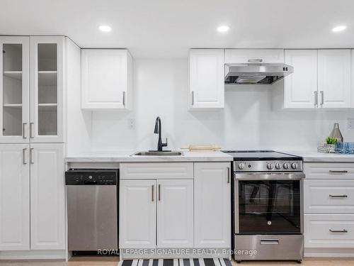 111 Closson Dr, Whitby, ON - Indoor Photo Showing Kitchen With Upgraded Kitchen