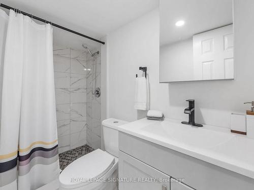 111 Closson Dr, Whitby, ON - Indoor Photo Showing Bathroom