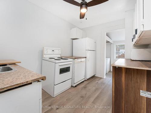 38 Brock St, Oshawa, ON - Indoor Photo Showing Kitchen