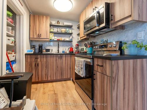 38 Brock St, Oshawa, ON - Indoor Photo Showing Kitchen