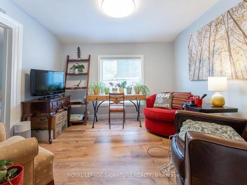 38 Brock St, Oshawa, ON - Indoor Photo Showing Living Room