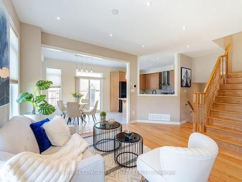 36 Chokecherry Cres, Markham, ON - Indoor Photo Showing Living Room