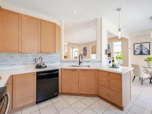 36 Chokecherry Cres, Markham, ON - Indoor Photo Showing Kitchen With Double Sink