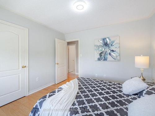 36 Chokecherry Cres, Markham, ON - Indoor Photo Showing Bedroom