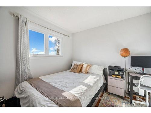 29 Don Head Village Blvd, Richmond Hill, ON - Indoor Photo Showing Bedroom