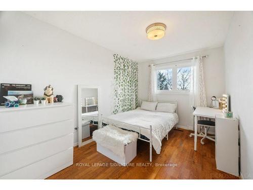 29 Don Head Village Blvd, Richmond Hill, ON - Indoor Photo Showing Bedroom