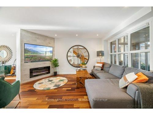 29 Don Head Village Blvd, Richmond Hill, ON - Indoor Photo Showing Living Room With Fireplace