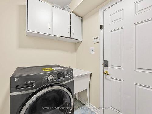 157 Succession Cres, Barrie, ON - Indoor Photo Showing Laundry Room