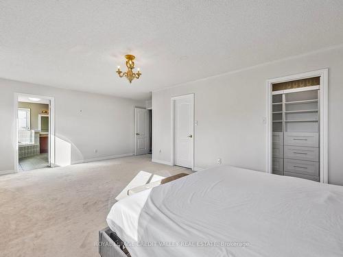 157 Succession Cres, Barrie, ON - Indoor Photo Showing Bedroom