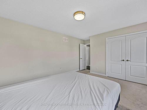 157 Succession Cres, Barrie, ON - Indoor Photo Showing Bedroom