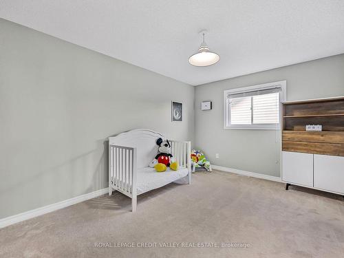 157 Succession Cres, Barrie, ON - Indoor Photo Showing Bedroom