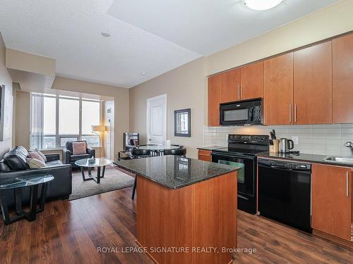 3008-330 Burnhamthorpe Rd W, Mississauga, ON - Indoor Photo Showing Kitchen