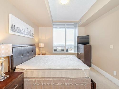 3008-330 Burnhamthorpe Rd W, Mississauga, ON - Indoor Photo Showing Bedroom