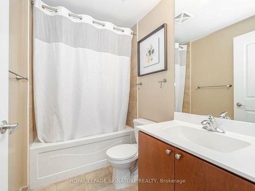 3008-330 Burnhamthorpe Rd W, Mississauga, ON - Indoor Photo Showing Bathroom