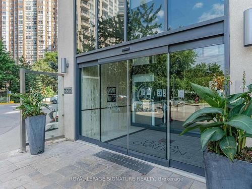 3008-330 Burnhamthorpe Rd W, Mississauga, ON - Outdoor With Balcony