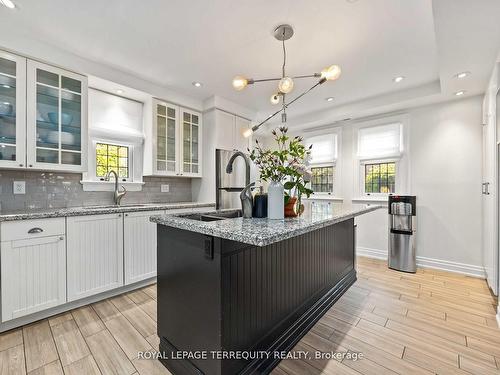 60 Bushey Ave, Toronto, ON - Indoor Photo Showing Kitchen With Upgraded Kitchen