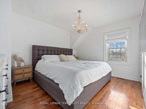 60 Bushey Ave, Toronto, ON - Indoor Photo Showing Bedroom